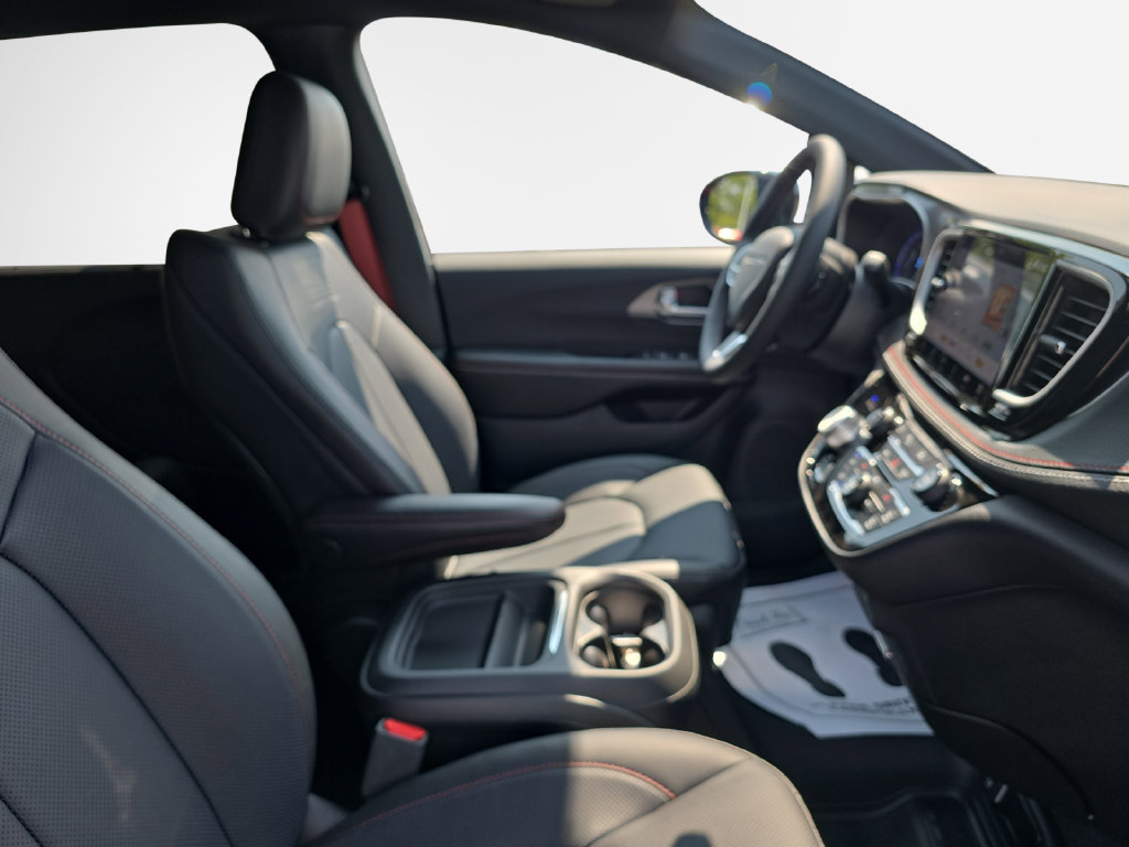 New 2027 Chrysler Pacifica Select AWD/4WD image 24