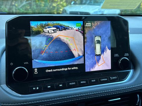 Used 2022 Nissan Rogue SL w/ SL Premium Package image 30