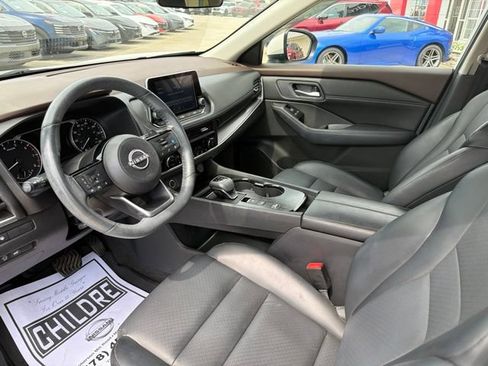 Used 2023 Nissan Rogue SV w/ SV Premium B Package FWD image 11