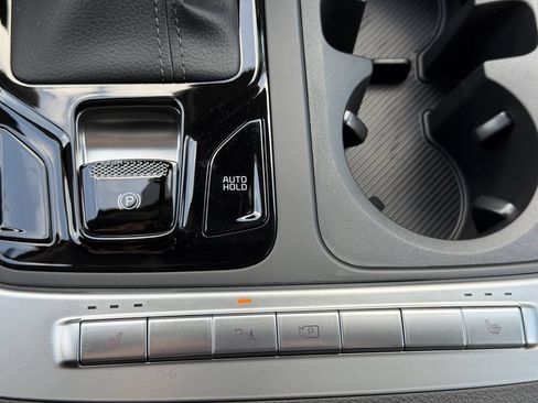 New 2027 Kia Carnival EX FWD image 32