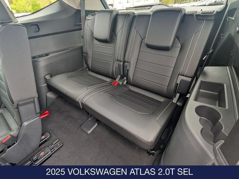 Used 2025 Volkswagen Atlas SEL AWD/4WD image 17