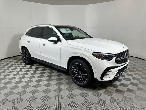 New 2025 Mercedes-Benz GLC 350e 4MATIC image 2