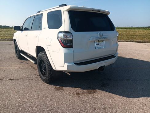 Used 2019 Toyota 4Runner SR5 Premium AWD/4WD image 9