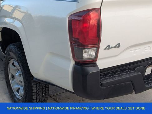 Used 2020 Toyota Tacoma SR image 11