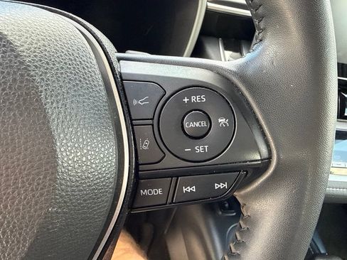 Used 2022 Toyota Corolla XSE FWD image 15