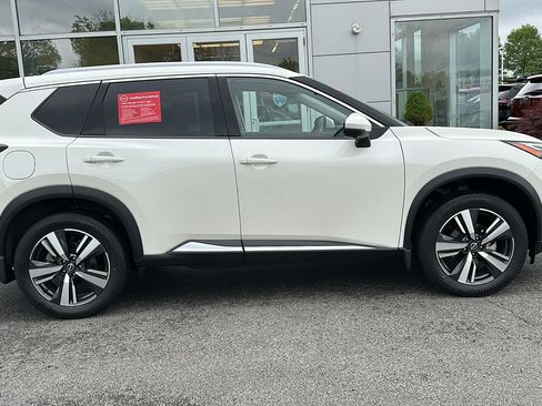 Used 2022 Nissan Rogue Platinum w/ Head-Up Display Package image 28