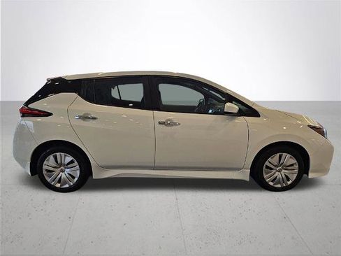 Certified 2023 Nissan Leaf S image 7
