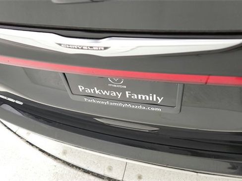 Used 2022 Chrysler Pacifica Touring-L image 27