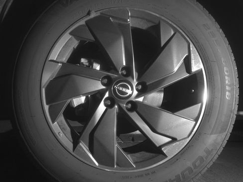 Used 2025 Nissan Rogue SV FWD image 12