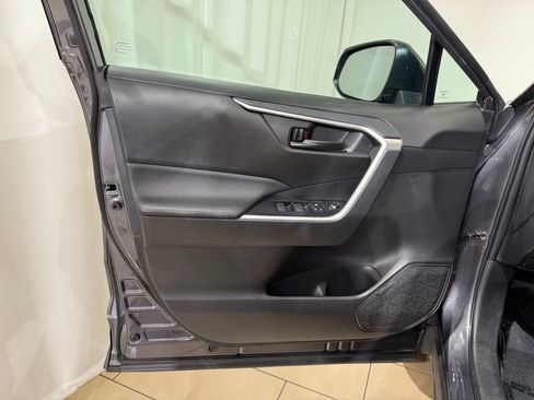 Certified 2025 Toyota RAV4 LE AWD/4WD image 15