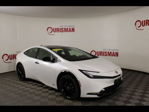 Used 2025 Toyota Prius AWD image 11