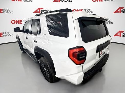 Certified 2025 Toyota 4Runner SR5 AWD/4WD image 6
