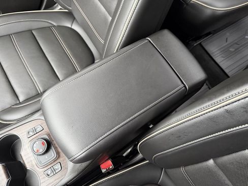 Used 2023 GMC Acadia Denali w/ Denali Ultimate Package image 26