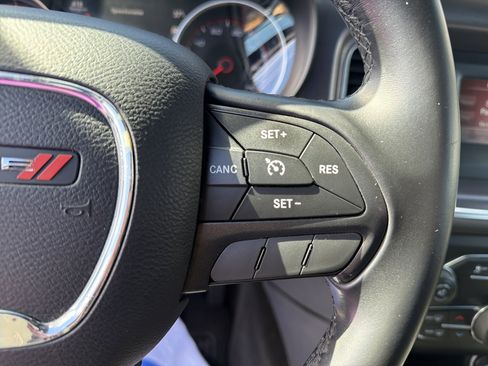 Used 2016 Dodge Charger SE w/ Sport Appearance Group image 25