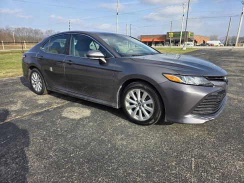 Used 2018 Toyota Camry LE w/ Convenience Package image 6