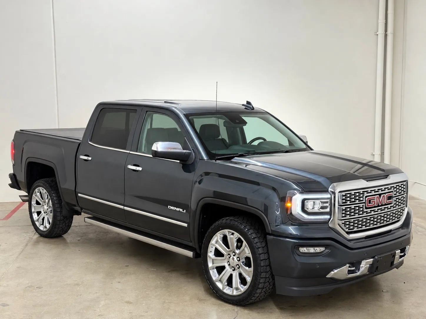 Used 2018 GMC Sierra 1500 Denali w/ Denali Ultimate Package AWD/4WD image 2