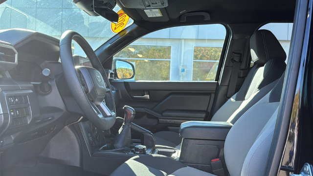 Used 2025 Toyota Tacoma TRD Off-Road AWD/4WD image 10