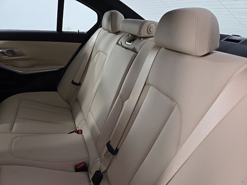 Used 2019 BMW 330i xDrive Sedan w/ Premium Package image 17