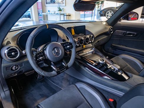 Used 2020 Mercedes-Benz AMG GT R image 9