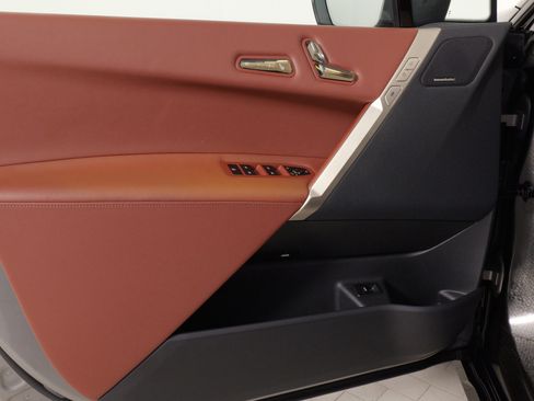 Used 2023 BMW iX xDrive50 w/ Premium Package image 24