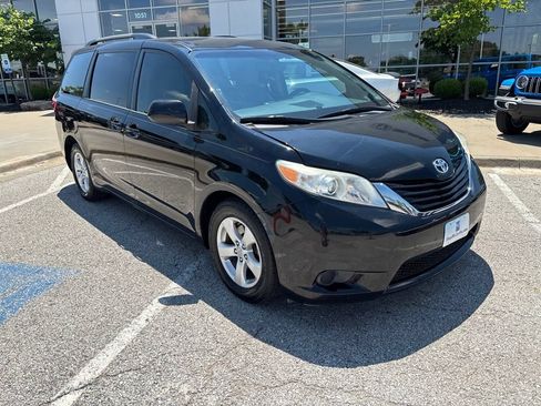 Used 2017 Toyota Sienna LE FWD image 7