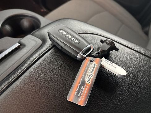 Used 2024 RAM 3500 Big Horn image 18