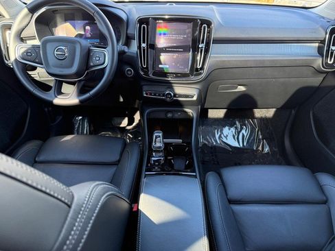 Certified 2025 Volvo XC40 B5 Plus image 12