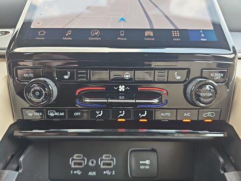 New 2025 Jeep Grand Cherokee Limited w/ Trailer Tow Package image 21