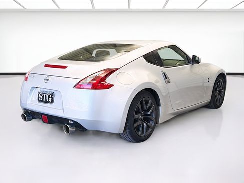 Used 2020 Nissan 370Z Coupe image 4