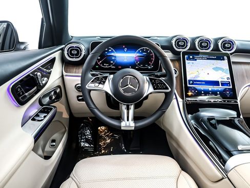 Certified 2025 Mercedes-Benz GLC 300 4MATIC image 6