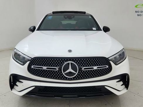 Used 2025 Mercedes-Benz GLC 300 4MATIC image 2