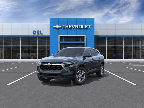 New 2026 Chevrolet Trax LS w/ LS Convenience Package FWD image 8