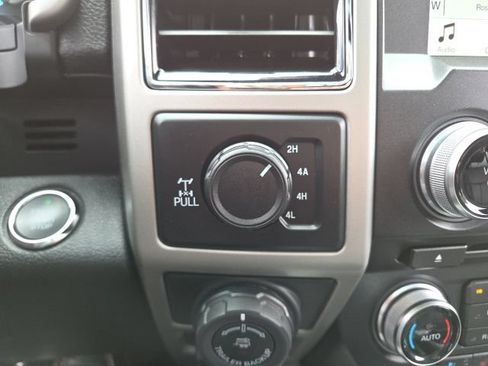 Used 2018 Ford F150 Lariat w/ Equipment Group 502A Luxury AWD/4WD image 13