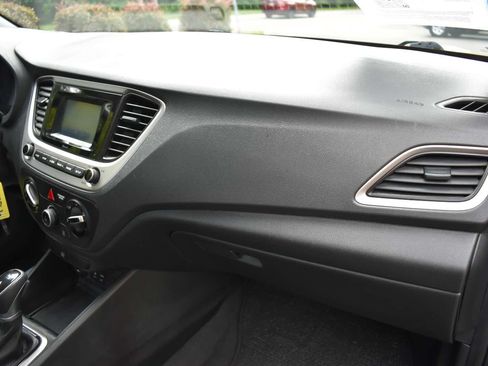 Used 2020 Hyundai Accent SE FWD image 39