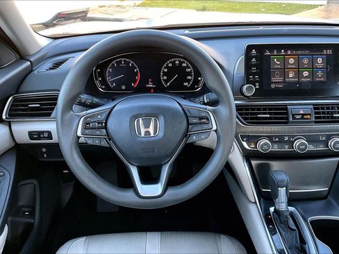 Used 2018 Honda Accord EX image 5