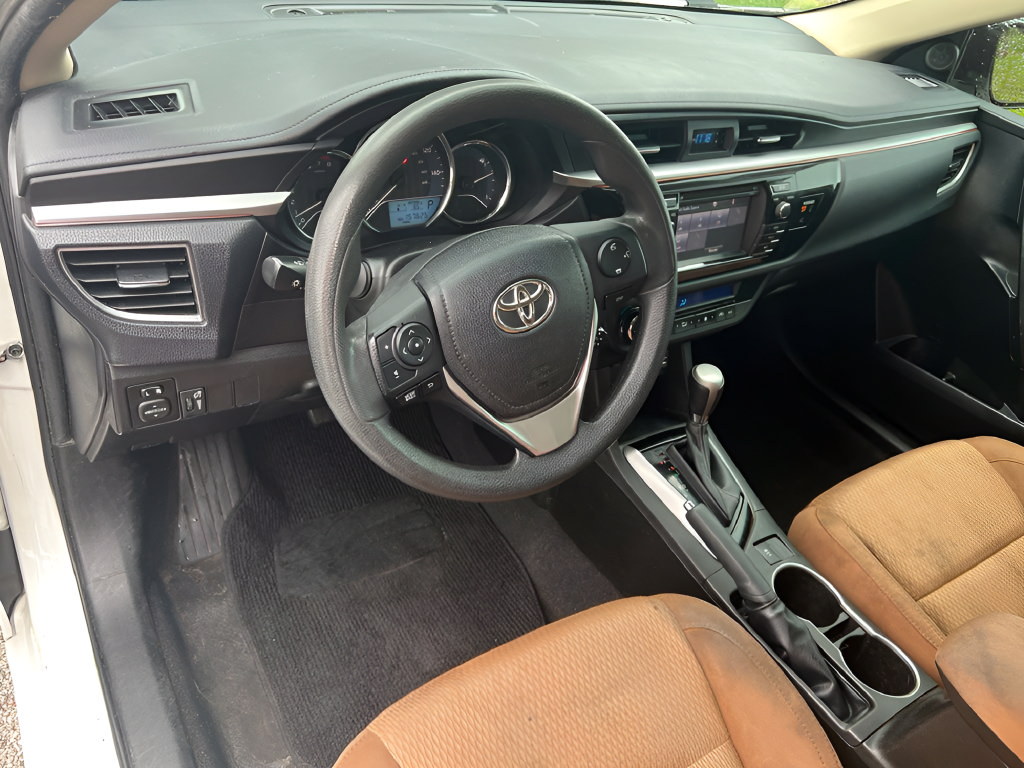 Used 2014 Toyota Corolla LE FWD image 16