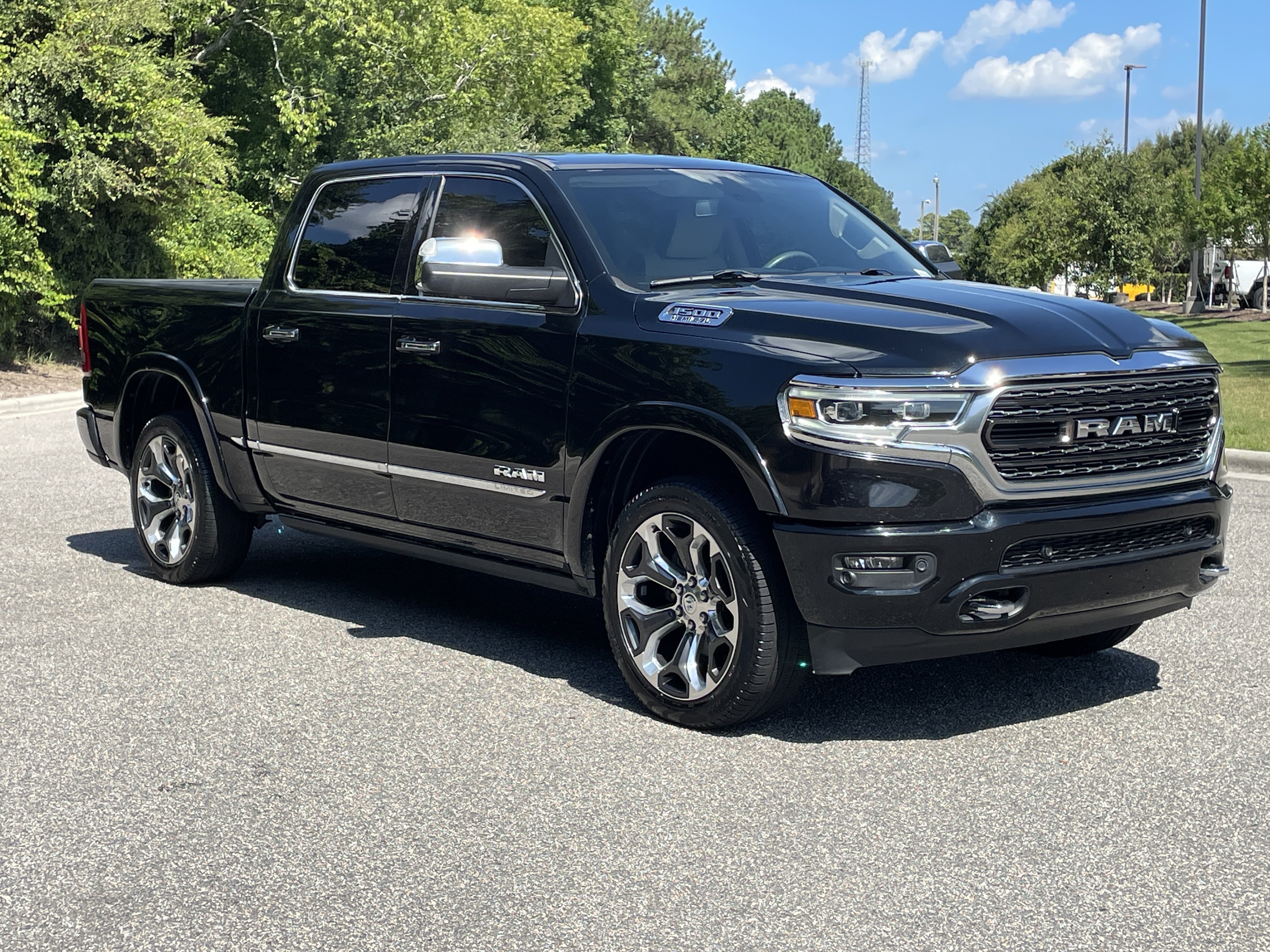 Used 2020 RAM 1500 Limited w/ Trailer Tow Group AWD/4WD image 2