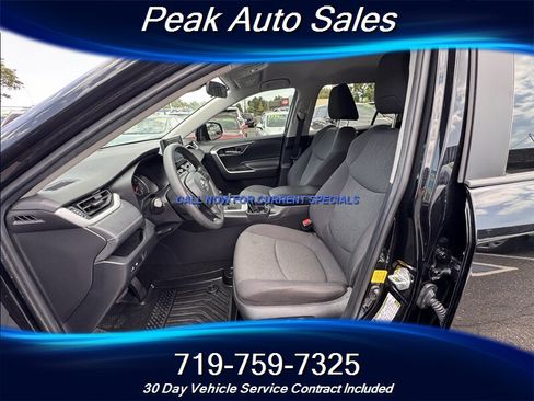 Used 2021 Toyota RAV4 XLE AWD/4WD image 12