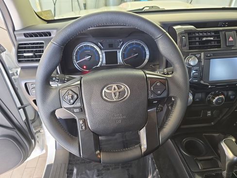 Used 2018 Toyota 4Runner TRD Off-Road image 19