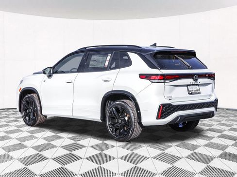 New 2025 Volkswagen Tiguan SE R-Line image 17