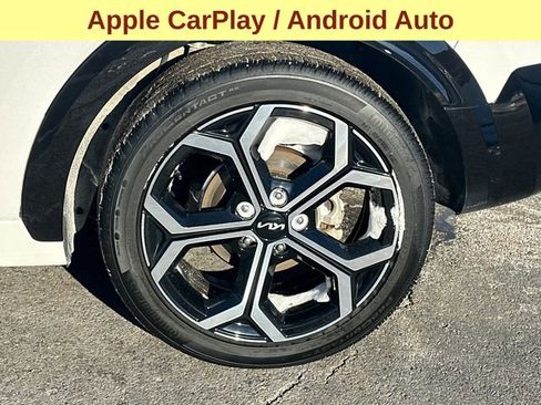 Used 2024 Kia Niro EX Touring image 9