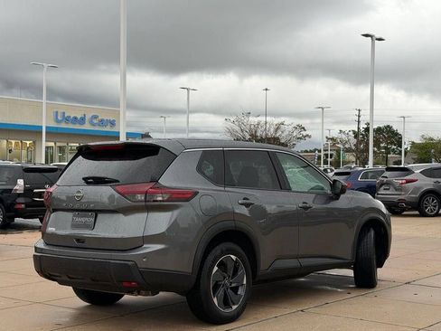 Used 2025 Nissan Rogue SV FWD image 5