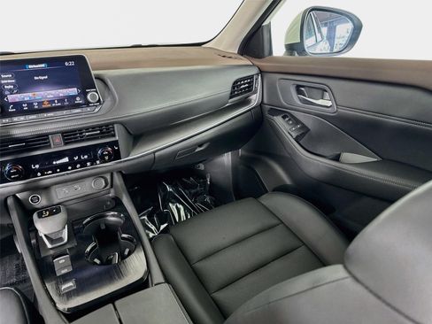 Used 2023 Nissan Rogue SV w/ SV Premium B Package FWD image 24