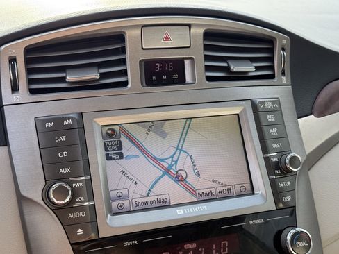 Used 2012 Toyota Avalon Limited image 20