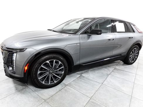 Used 2024 Cadillac Lyriq Sport AWD/4WD image 4