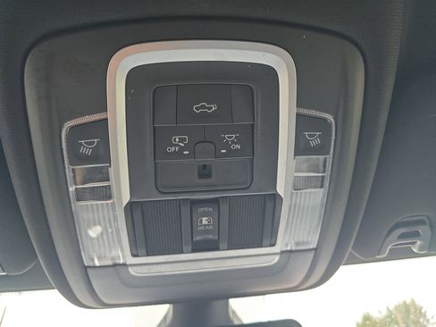 Used 2020 RAM 3500 Laramie w/ Night Edition image 34