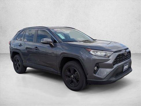 Used 2021 Toyota RAV4 XLE image 3