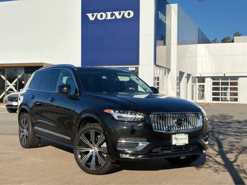 Used 2024 Volvo XC90 B5 Core image 2