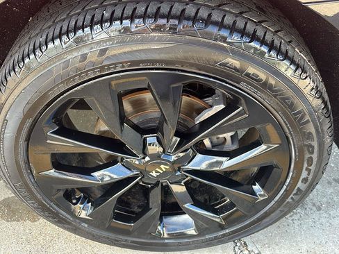 Used 2021 Kia Sorento SX image 11