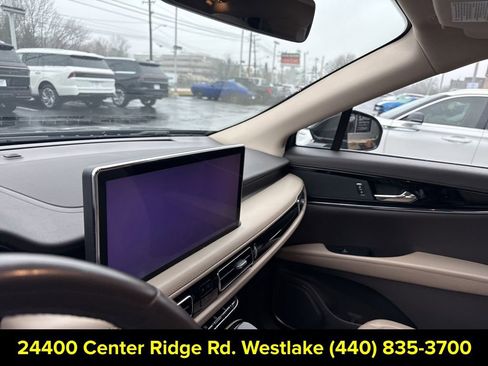 Used 2022 Lincoln Nautilus Reserve image 17